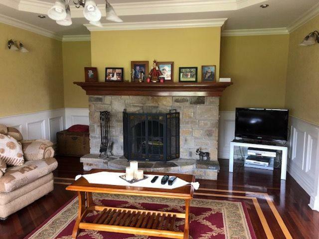 Beautiful Home On Lake Carrowmore Belmullet Exterior photo